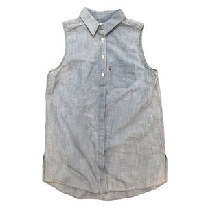 LEVIS | Sleeveless Denim Button Up Top